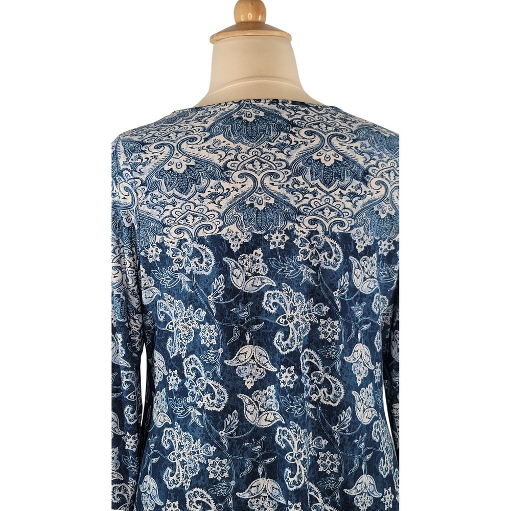 Avenue Blue‎ & White Floral Paisley Blouse - Picture 8 of 12